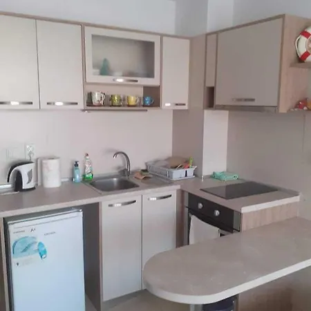 и анхиало 게스트하우스