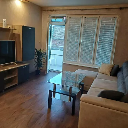 Vendégház и анхиало *