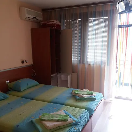 Guest house Апартаменти И Стаи За Гости Анхиало *