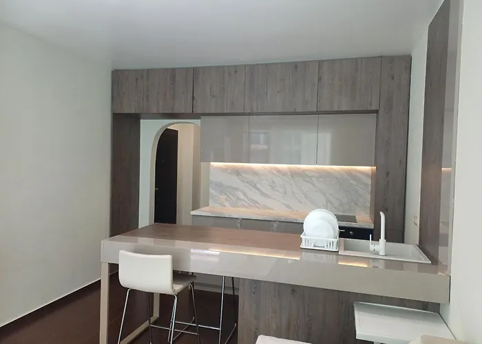 Vendégház и анхиало