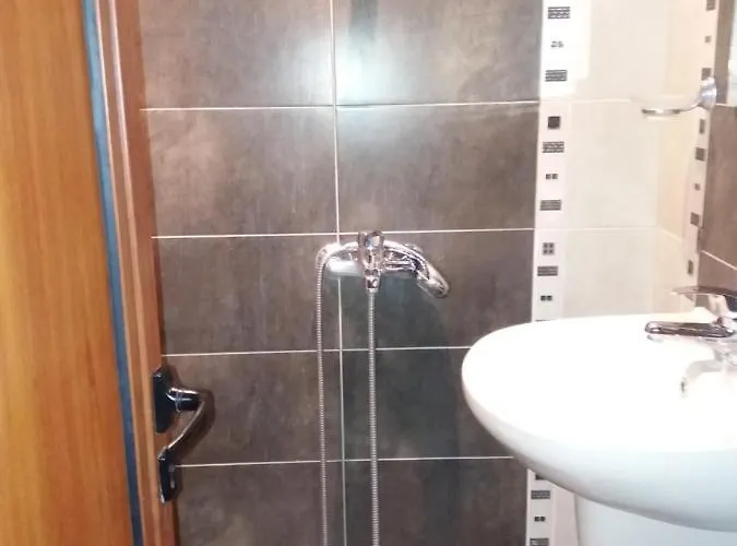 Vendégház и анхиало